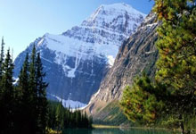 “艾顿盛赞詹姆斯末节关键表现：挺身而出，力挽狂澜！”